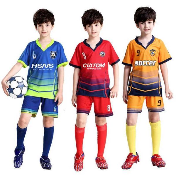 Jerseys en gros personnalisé 100% polyester bon marché LDRENS SOCCER MAISSE SUMBRÉE BRESSION MAISSE FOOTBALL SET SOCCER UNIFORM pour les enfants Y303 H240508