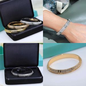 Bijoux Designer Crystal Diamonds Bracelet Femmes Hommes Mariage pour les couples Brand Valentin Gift Rose Sier Gold avec boîte Original Quality