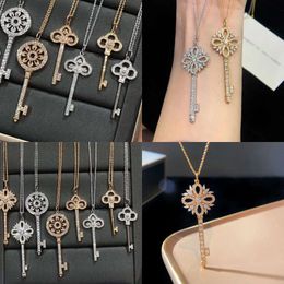 Bijoux Designer Keys Victoria Pendant Collier Pull Chaîne pour femmes Classic Diamond Sier Rose Gold Multi Style Gift With Box Quality Original