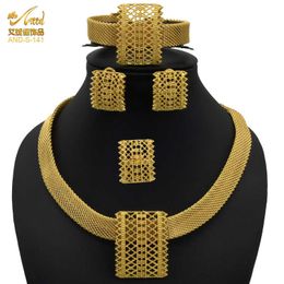 Joyería Collar de cadena de lujo Conjunto de joyas africanas 24K Dubai Color dorado Colección de bodas árabes indias Conjuntos Pendiente para mujeres H1022