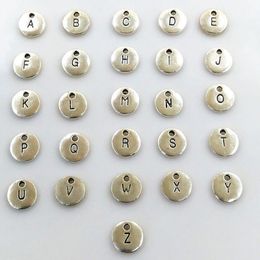 Sieraden 130 stks Dubbelzijdig Ronde Schijf Hanger Alfabet Az Letter Tag Charms Stempel Eerste Sieraden, 10mm Sieraden Maken