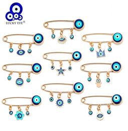 Accessoires de bijoux Fashion JewelryBrooches Lucky Eye Blue Turkish Evil Eye Brooch Broch pour les femmes Men Détonnant la fleur d'huile STA9588612