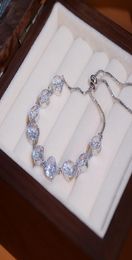 Accessoires de bijoux Fine JewelryBracelets Feminia Super Shine Transparent Zircon Bracelet pour les femmes AAA Qualité Big Bling Zirconia5205219