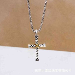 Sieraden Accessoires Twisted X Cross Ketting Sliver Mannen Vrouwen Kettingen Hoge kwaliteit Luxe Designer Draad Hanger Fashion Line Retro Wear Verjaardagscadeau