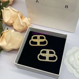 Bijoux bb boucle d'oreille lettre B, broche en diamant pour femmes, lumière de luxe, petit parfum, broche en perle polyvalente