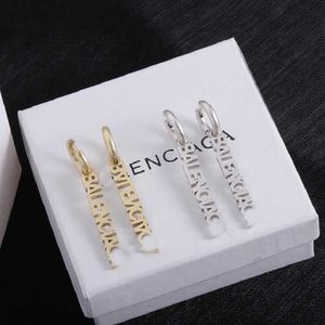 Jewelry BB Pendientes New Parisian Mayor Long Brass Material Silver Needle Earstuds Temperamento versátil para mujeres