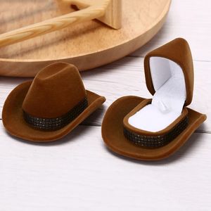Boîtes à bijoux 1 pièces créatif chapeau de Cowboy forme anneaux boîte velours affichage mallette de rangement emballage 231019