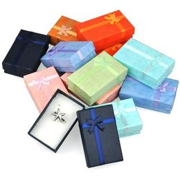 Boîtes de bijoux 32pcs Cadeau en papier pour l'emballage 5x8x2.5cm de boucles d'oreilles Collier Collier Affichage de l'année de Noël / Drop Drop Livraison DHTL9