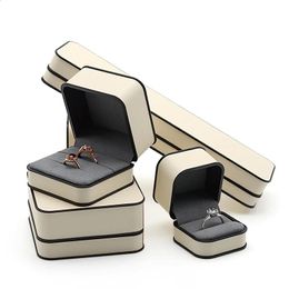 Cajas de joyería Caja de cuero de PU de alto grado Moda Esquina redonda Borde negro Anillo Collar Flap Embalaje para negocios 231118