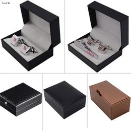 Boîtes à bijoux Pince à cravate de luxe Boutons de manchette Boîte de rangement Hommes Mariage Noir Faux Cuir Étui Broche Revers Mini Voyage Affichage Collection 231118