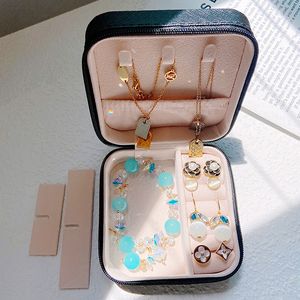Boîtes à bijoux organisateur boîte d'affichage voyage Portable en cuir PU stockage boucle d'oreille ornements collier titulaire en gros 230808