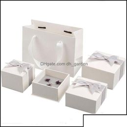 Sieradenboxen Verpakking Display Hoogwaardige witte papieren doos kettingring met lintzak oorbel cadeau sieraden o ott86