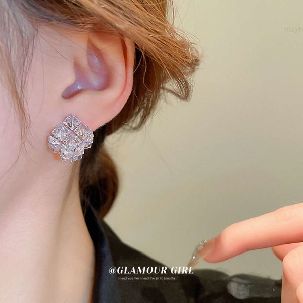 Bijoux classiques en forme de cube vis arrière 18 carats plaqué or blanc Moissanite diamant femmes boucles d'oreilles