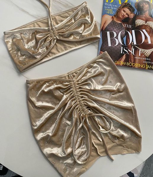 Joyería Cristales Bikinis de lujo Oro brasileño Conjunto de 2 piezas Traje de baño Mujer Diseñador Falda fruncida Traje de baño Moda femenina Traje de baño XL Ropa de playa Biquinis nuevo