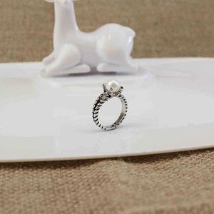 Rétro avec AAA pour perle femme bijoux bague torsadée femmes fil incrusté Designer bagues d'imitation haute conception pour dames cadeau d'anniversaire de mariage