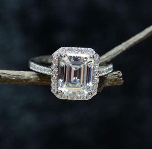 Bijoux diamant solitaire bague de fiançailles diamant taille coussin9671541