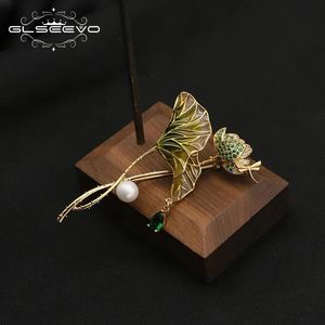 Bijoux Golden Lotus Flow Leaf Natural Natural Ewater Pearch Brooch Pin Gift For Women Girl Elegant Pins Cadeaux de mode 240412