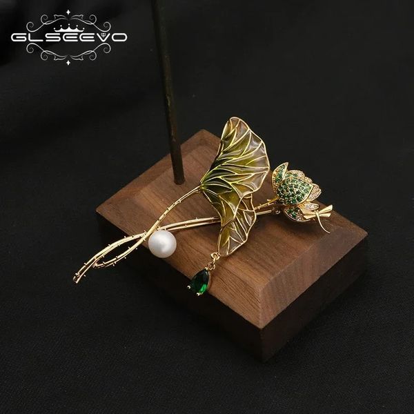 Bijoux Golden Lotus Flow Leaf Natural Natural Ewater Pearch Brooch Pin Gift For Women Girl Elegant Pins Cadeaux de mode 240401