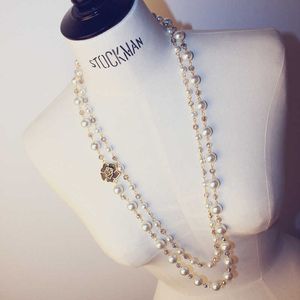 bijoux de luxe designer femmes collier gris blanc collier de perles avec des fleurs double chandail chaînes élégants longs colliers pour 2022