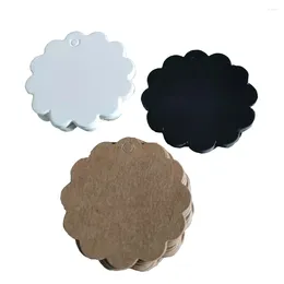 Pochettes à bijoux 100pcs rondes en forme de fleur étiquettes en papier blanc noir brun kraft étiquette bagages note de mariage prix vierge étiquette suspendue bricolage cadeau