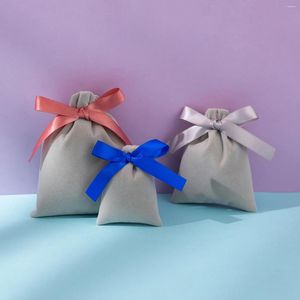 Bolsas de joyería 10 unids Terciopelo grueso Bolsas de regalo con cordón gris con cinta para maquillaje Favor de boda Fiesta Dulce Embalaje de almacenamiento cosmético