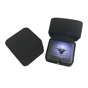 Sieraden zakjes zakken flanellen doos met led licht voor bruiloftliefhebber cadeau ring display opslag sieradendozen en verpakking groothandel