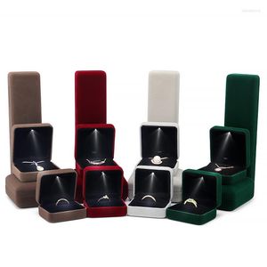 Sieradenzakken doos met led licht voor verloving Wedding Rings Festival Birthday Joodly Ring Display Flanel Gift Boxes