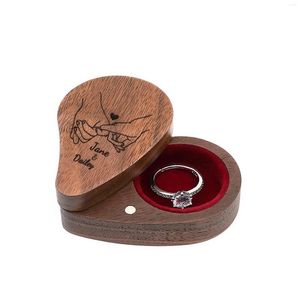 Bolsas de joyería Personalice el organizador de la caja portátil para el amante de la pareja Caja de anillo de joyería en forma de corazón de madera Titular de la propuesta de boda Ataúd