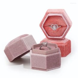 Bolsas de joyería Anillos de terciopelo rosa con forma hexagonal caja de la caja del organizador portátil pequeño proponga regalos de San Valentín Embalaje Mujeres