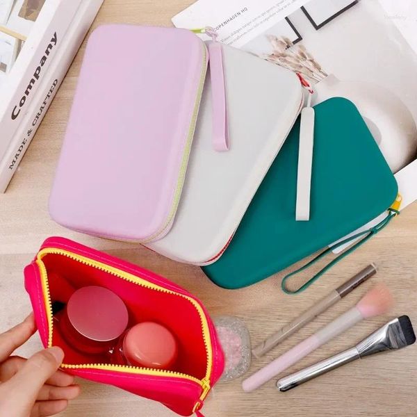 Bolsas de joyería Bolsa de cosméticos de gran capacidad Moda Sólido Color Caramelo Impermeable Silicona Maquillaje Titular Charms para mujeres