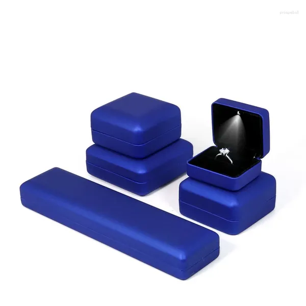 Bolsas de joyería Caja de luz LED Tesoro Embalaje azul Anillo Pulsera Par Collar Regalo de diamante