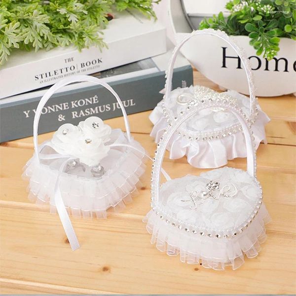 Bolsas de joyas caja de anillo de corazón romántico ruffles blancos anillos de canasta de manos cajas ceremonia de boda almohadas de caja diaplay