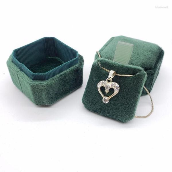 Pochettes à bijoux en gros, boîte d'emballage de haute qualité en velours ovale pour accessoires de pendentif de collier