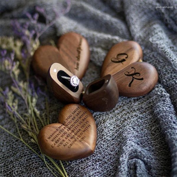Bolsas de joyería Caja de anillo individual en forma de corazón de madera Compromiso de boda Aniversario Día de San Valentín Embalaje de regalo Letras grabadas personalizadas