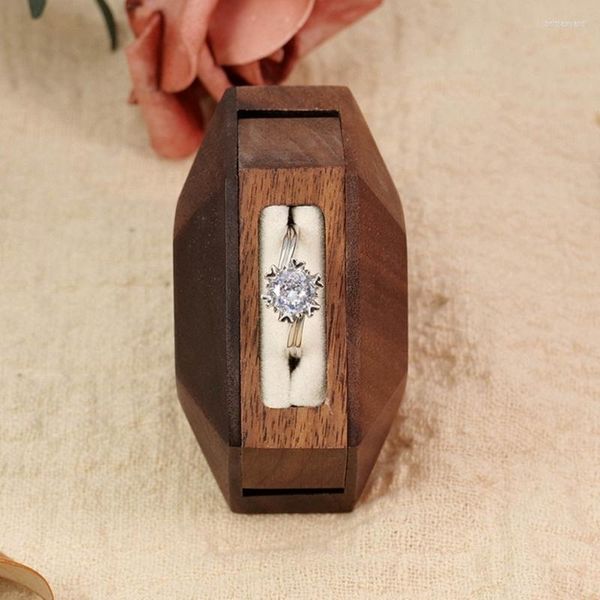 Pochettes à bijoux Boîte à bagues de fiançailles en bois Unique Proposition rotative spéciale Stockage en forme de diamant pour anniversaire