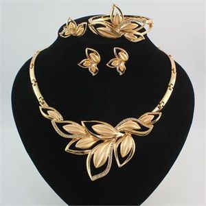 Conjunto de joyas Moda Mujer 18K Chapado en oro Hojas de cristal Collar Anillo Pendiente Pulsera Conjuntos de joyería para fiesta de boda