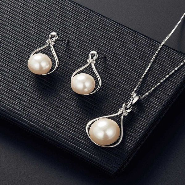 Ensembles de bijoux Designer de luxe Bracelet Goutte d'eau Forme Faux Perle Pendentif Boucles D'oreilles Collier De Mariage Ensemble De Mariée