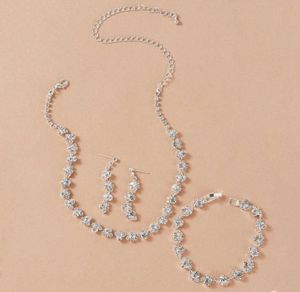 Bijoux Ensembles Womens Silver Gold plaqué BLING BRIDE Collier incrusté Silver Diamond Bracelet Oreillet Trois pièces N55672707496
