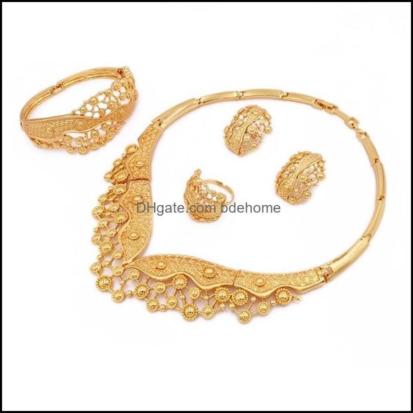 Ajustes de joyería Conjuntos de joyería de lujo para mujer Dubai Boda Collar de color dorado Pendientes Pulsera Anillo Nupcial Indio Nigeria Africano Dhxr7