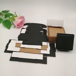 Soporte de joyería 100 piezas Negro / Blanco / Caja de papel Kraft para empaquetar Pendiente Caja de joyería Caja de cartón de regalo Caja de embalaje de almacenamiento de exhibición de joyería Diy 230728