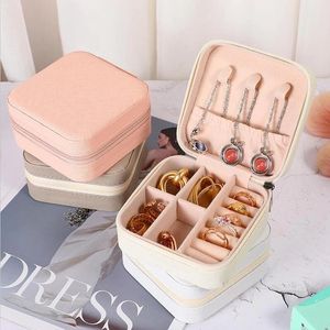 Caja de almacenamiento de joyas, organizador de viaje, caja de joyería de cuero PU, pendientes, collar, anillo, cajas de exhibición para propuesta, boda, Navidad