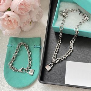 Sieraden t sets armband ketting ontwerper zilveren choker dames mannen sieraden bruiloft feest geschenk ketting nieuwe stijl roestvrijstalen kettingen groothandel