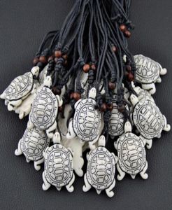 Bijoux entier 12pcslot hommes femmes 039s yak os sculpté belles tortues de mer blanches charmes colliers pendentifs cadeaux MN3304078684