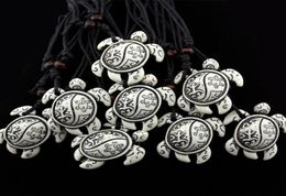 Bijoux entier 12PCSLOT Tribal Totem Faux os résine sculpté grenouille soleil tortue de mer pendentif collier tortue amulette Talisman cadeau 9013622