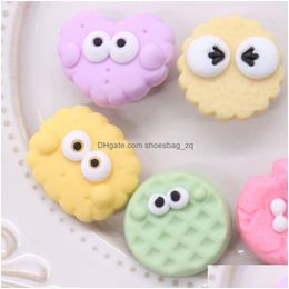 Sieraden Groothandel 100 van Pvc Cartoon voedsel Colorf Hart Emotie Biscuit Schoen Charms Man vrouw Buckle Decoraties voor armbandknop Dr Dhaua