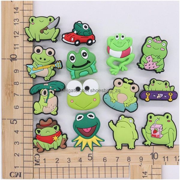 Bijoux en gros 100pcs PVC Mix Adorable grenouilles vertes chaussures charmes enfants