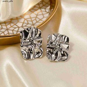 Jewelry Woman Collier de haut luxe géométrique des boucles d'oreilles est un cadeau de bijoux de fête polyvalente pour les femmes