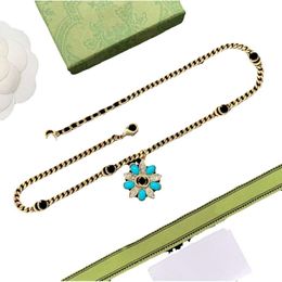 Créateur de bijoux pour femmes, collier de fleurs en or et diamant bleu