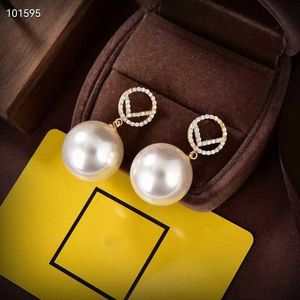 diseñador de joyas para mujer Stud White Pearl Pendant Bow Stud Earring Mujeres Wedding Party designer Jewelry