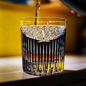 JINYOUJIA Edo Kiriko, vaso de whisky cortado a mano de alto grado, copa de roca de cristal ondulado para caballero británico con caja de regalo HKD230809